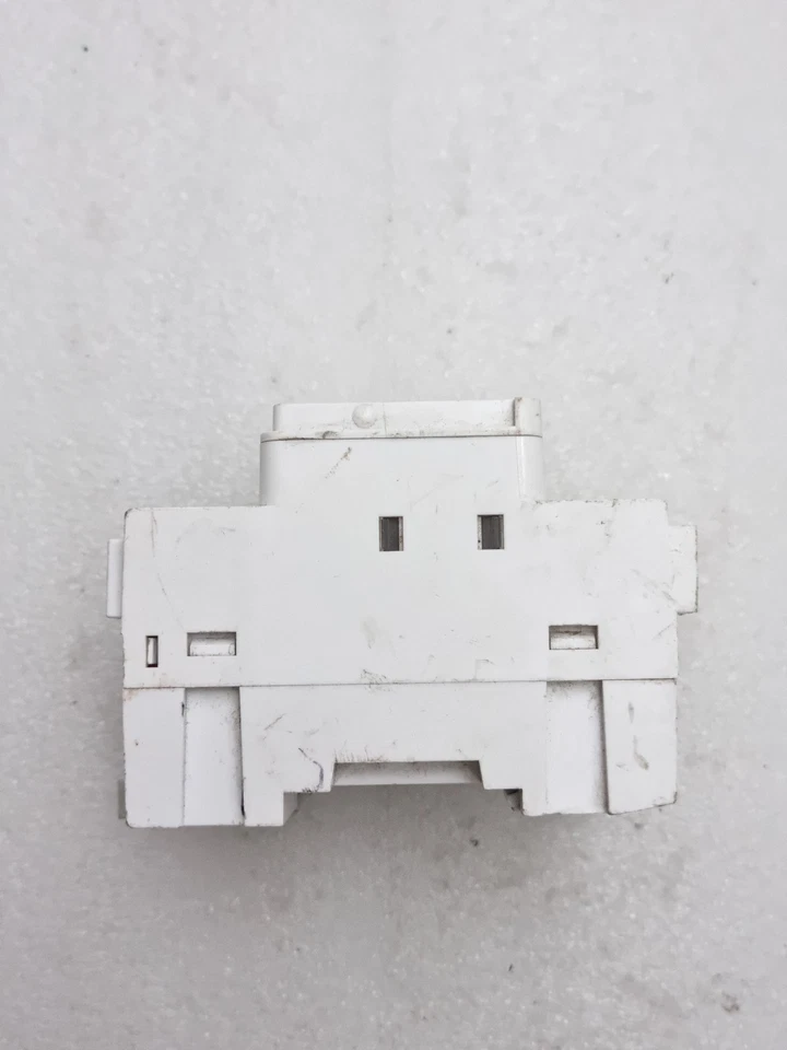 Schneider LV434063 IO Module 24Vdc 165mA LV434063